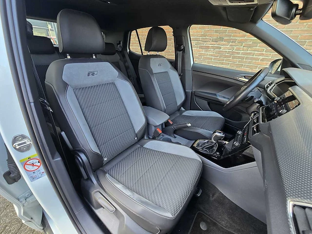 Volkswagen t-cross 1.5 tsi r-line - dsg - car 2021 | 00-35-28 - afbeelding 15 van  41