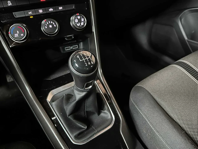 Volkswagen t-roc 1.0 tsi style 2019, zs-227-j - afbeelding 22 van  46