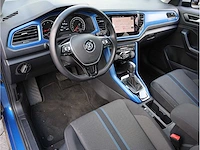 Volkswagen t-roc 1.5 tsi automaat 2019 panoramadak adaptive cruise navigatie stoelverwarming lane assist - afbeelding 3 van  30