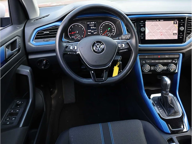 Volkswagen t-roc 1.5 tsi automaat 2019 panoramadak adaptive cruise navigatie stoelverwarming lane assist - afbeelding 10 van  30