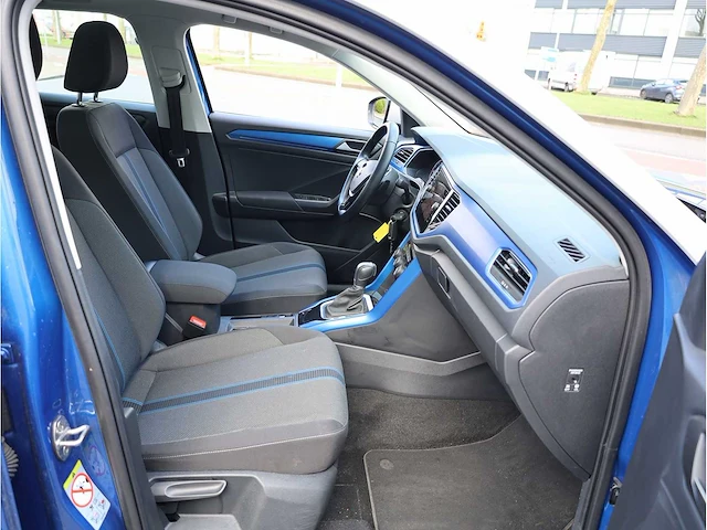 Volkswagen t-roc 1.5 tsi automaat 2019 panoramadak adaptive cruise navigatie stoelverwarming lane assist - afbeelding 22 van  30