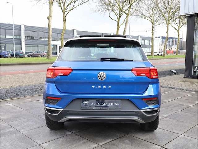 Volkswagen t-roc 1.5 tsi automaat 2019 panoramadak adaptive cruise navigatie stoelverwarming lane assist - afbeelding 25 van  30