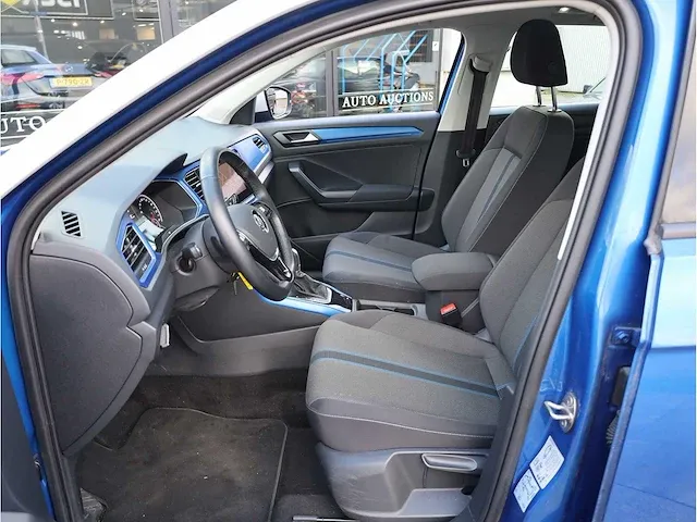 Volkswagen t-roc 1.5 tsi automaat 2019 panoramadak adaptive cruise navigatie stoelverwarming lane assist - afbeelding 4 van  30