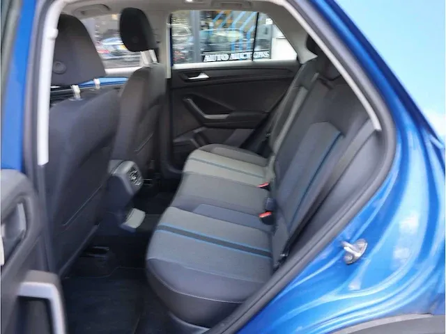 Volkswagen t-roc 1.5 tsi automaat 2019 panoramadak adaptive cruise navigatie stoelverwarming lane assist - afbeelding 21 van  30