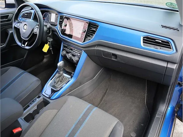 Volkswagen t-roc 1.5 tsi automaat 2019 panoramadak adaptive cruise navigatie stoelverwarming lane assist - afbeelding 6 van  30