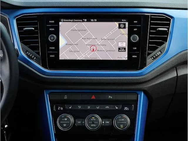 Volkswagen t-roc 1.5 tsi automaat 2019 panoramadak adaptive cruise navigatie stoelverwarming lane assist - afbeelding 14 van  30