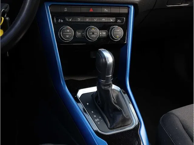 Volkswagen t-roc 1.5 tsi automaat 2019 panoramadak adaptive cruise navigatie stoelverwarming lane assist - afbeelding 15 van  30
