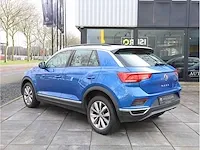 Volkswagen t-roc 1.5 tsi automaat 2019 panoramadak adaptive cruise navigatie stoelverwarming lane assist - afbeelding 23 van  30
