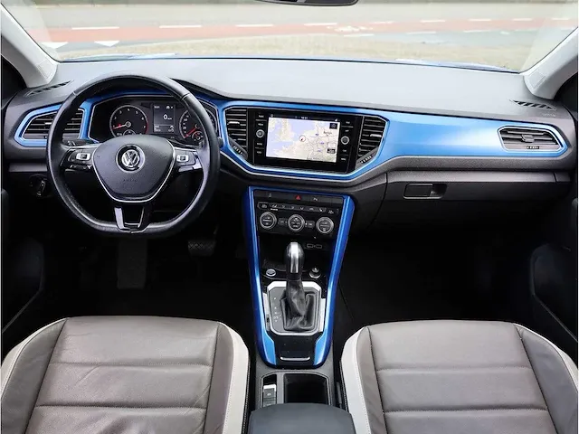 Volkswagen t-roc 1.5 tsi automaat 2020 panoramadak vol leer keyless go & entry camera adaptive elektrische kofferklep - afbeelding 7 van  39