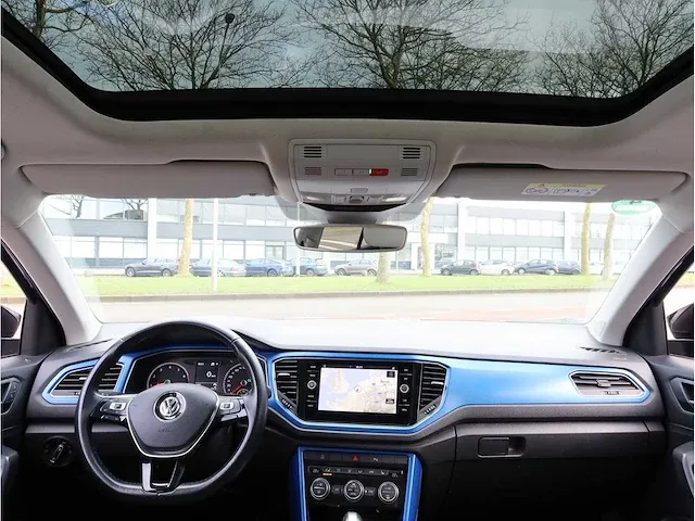 Volkswagen t-roc 1.5 tsi automaat 2020 panoramadak vol leer keyless go & entry camera adaptive elektrische kofferklep - afbeelding 8 van  39