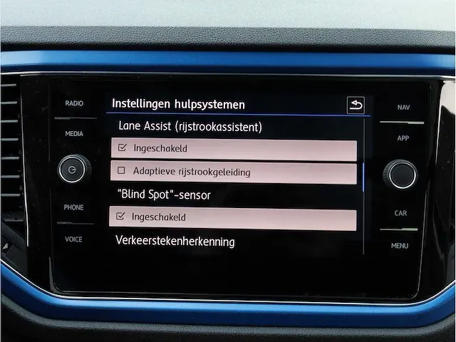 Volkswagen t-roc 1.5 tsi automaat 2020 panoramadak vol leer keyless go & entry camera adaptive elektrische kofferklep - afbeelding 17 van  39
