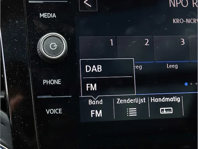 Volkswagen t-roc 1.5 tsi automaat 2020 panoramadak vol leer keyless go & entry camera adaptive elektrische kofferklep - afbeelding 22 van  39