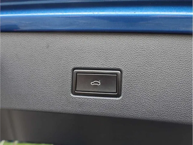 Volkswagen t-roc 1.5 tsi automaat 2020 panoramadak vol leer keyless go & entry camera adaptive elektrische kofferklep - afbeelding 25 van  39
