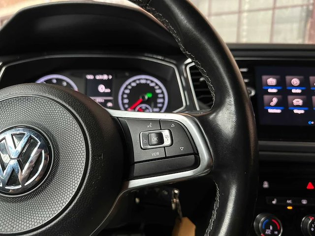 Volkswagen t-roc 1.5 tsi r-line sport business r 150pk 2019, j-599-lz - afbeelding 16 van  40