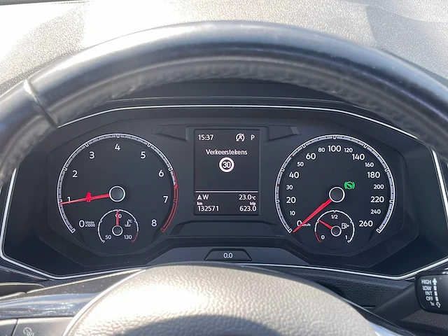 Volkswagen t-roc 1.5 tsi sport 2018 | n-471-fl - afbeelding 14 van  26