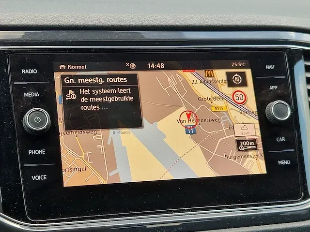 Volkswagen t-roc 1.5 tsi sport | p-699-xl - afbeelding 16 van  46