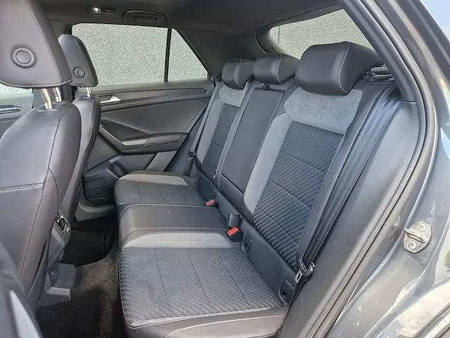 Volkswagen t-roc 1.5 tsi sport | p-699-xl - afbeelding 17 van  46