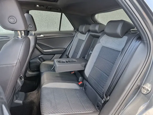 Volkswagen t-roc 1.5 tsi sport | p-699-xl - afbeelding 18 van  46