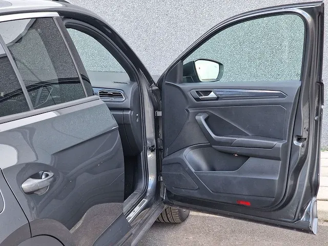 Volkswagen t-roc 1.5 tsi sport | p-699-xl - afbeelding 26 van  46