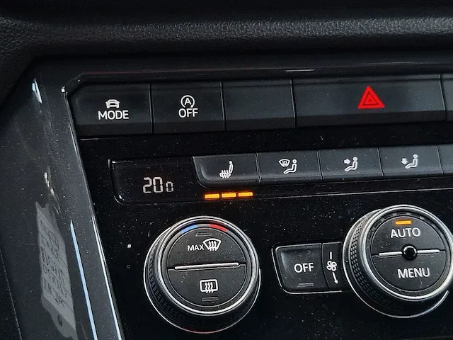 Volkswagen t-roc 1.5 tsi sport | p-699-xl - afbeelding 30 van  46