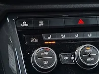 Volkswagen t-roc 1.5 tsi sport | p-699-xl - afbeelding 30 van  46