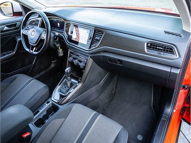 Volkswagen t-roc 1.5 tsi style automaat 2019 full led virtual cockpit achteruitrijcamera adaptive cruise trekhaak - afbeelding 7 van  38