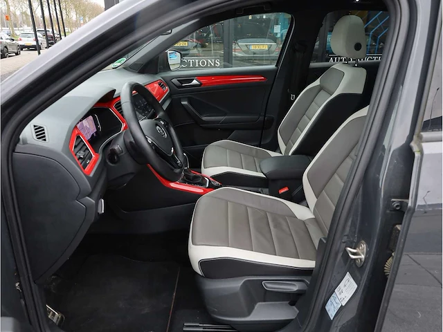 Volkswagen t-roc 2.0 tsi 4motion sport 190pk automaat 2019 panodak vol leer virtual keyless camera dodehoek - afbeelding 4 van  43