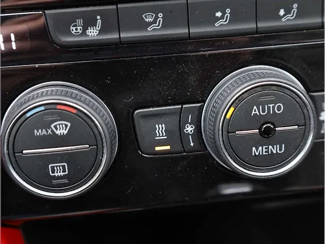 Volkswagen t-roc 2.0 tsi 4motion sport 190pk automaat 2019 panodak vol leer virtual keyless camera dodehoek - afbeelding 22 van  43