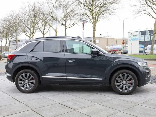 Volkswagen t-roc 2.0 tsi 4motion sport 190pk automaat 2019 panodak vol leer virtual keyless camera dodehoek - afbeelding 40 van  43
