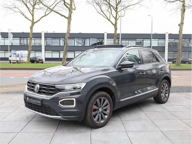 Volkswagen t-roc 2.0 tsi 4motion sport 190pk automaat 2019 panodak vol leer virtual keyless camera dodehoek - afbeelding 43 van  43