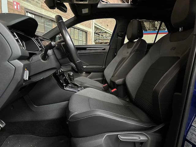 Volkswagen t-roc r 2.0 tsi 4motion -akrapovic- 300pk 2020 - afbeelding 32 van  49