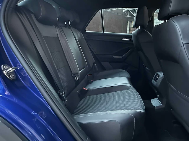 Volkswagen t-roc r 2.0 tsi 4motion -akrapovic- 300pk 2020 - afbeelding 39 van  49
