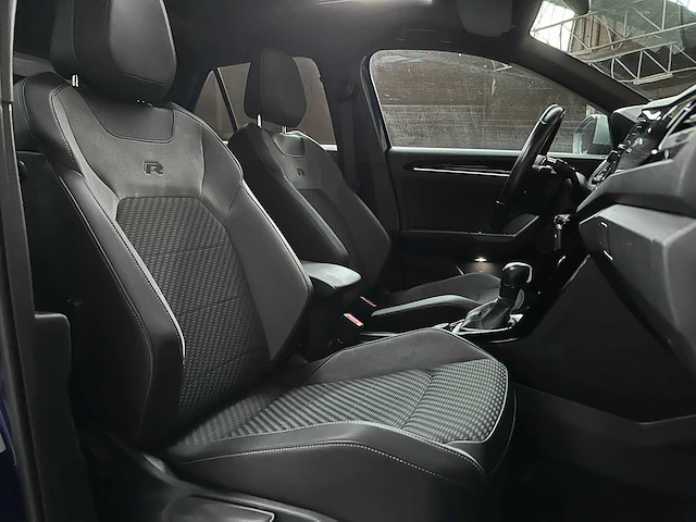 Volkswagen t-roc r 2.0 tsi 4motion -akrapovic- 300pk 2020 - afbeelding 41 van  49