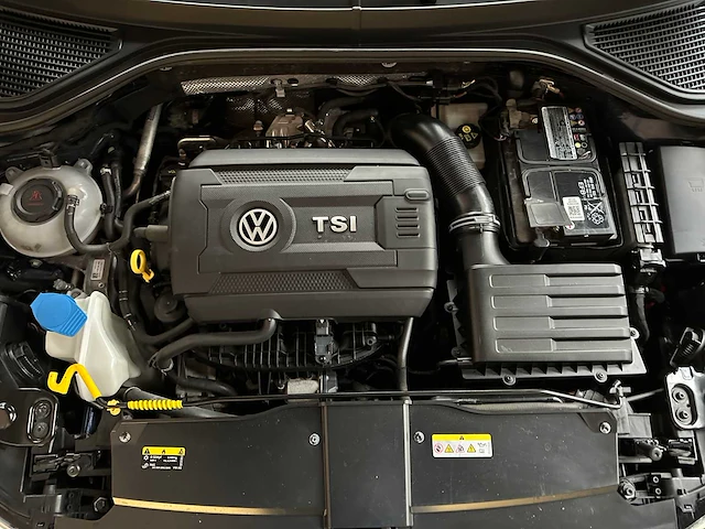 Volkswagen t-roc r 2.0 tsi 4motion -akrapovic- 300pk 2020 - afbeelding 43 van  49