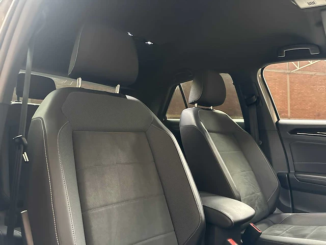 Volkswagen t-roc r-line 1.5 150pk 2025 - afbeelding 38 van  45