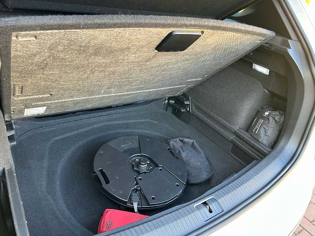 Volkswagen tiguan - 2.0 tsi r 75 4m , hfk-37-z - afbeelding 31 van  37