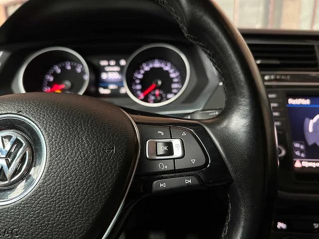 Volkswagen tiguan 1.4 tsi comfortline business 125pk 2017, l-861-hp - afbeelding 17 van  43