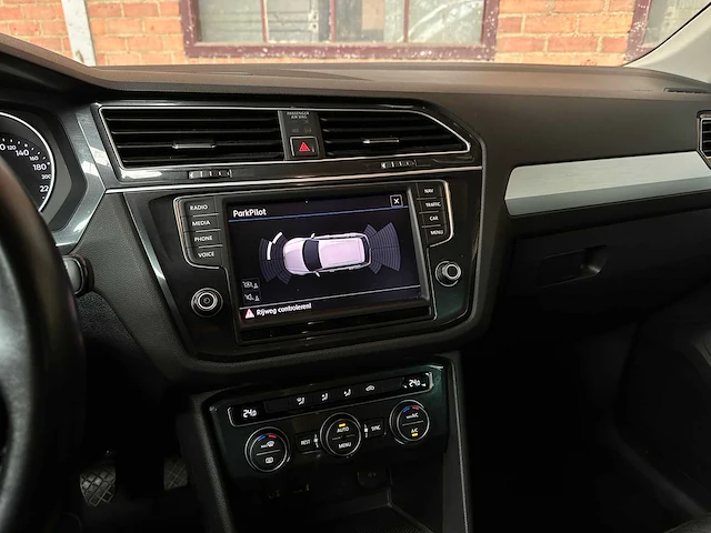 Volkswagen tiguan 1.4 tsi comfortline business 125pk 2017, l-861-hp - afbeelding 22 van  43