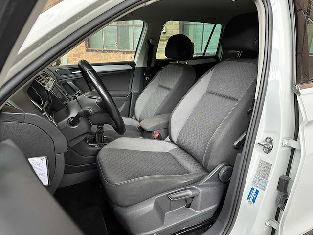 Volkswagen tiguan 1.4 tsi comfortline business 125pk 2017, l-861-hp - afbeelding 31 van  43