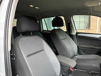 Volkswagen tiguan 1.4 tsi comfortline business 125pk 2017, l-861-hp - afbeelding 36 van  43