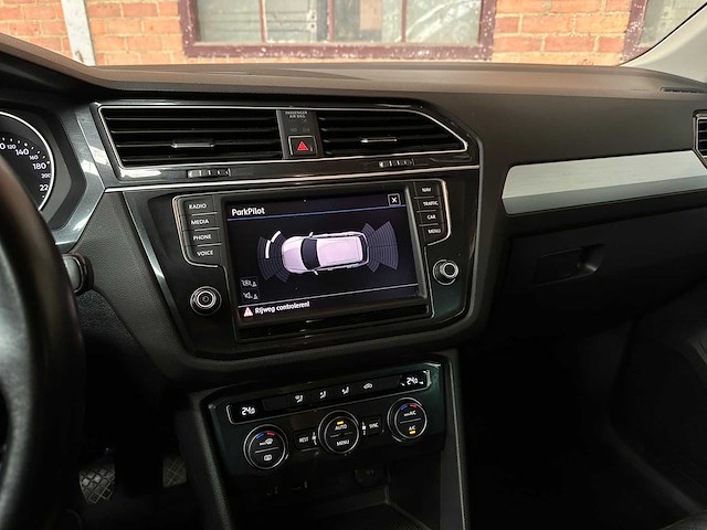 Volkswagen tiguan 1.4 tsi comfortline business 125pk 2017, l-861-hp - afbeelding 22 van  43