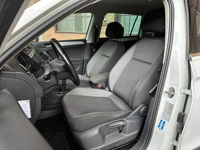 Volkswagen tiguan 1.4 tsi comfortline business 125pk 2017, l-861-hp - afbeelding 31 van  43
