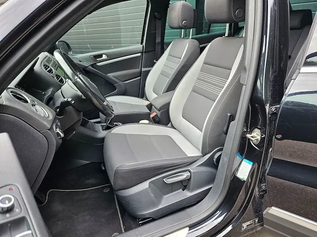Volkswagen tiguan 1.4 tsi life bluemotion tech - afbeelding 2 van  47