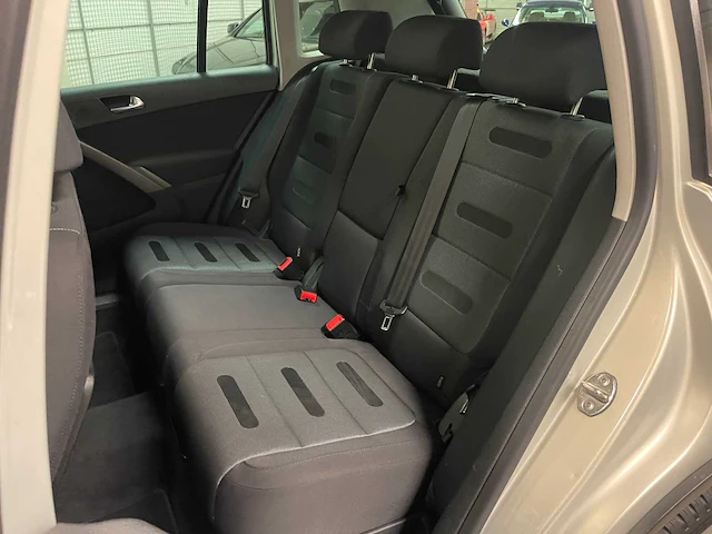 Volkswagen tiguan 2.0 tdi sport&style 4motion 140pk 2009, pr-856-b - afbeelding 24 van  36