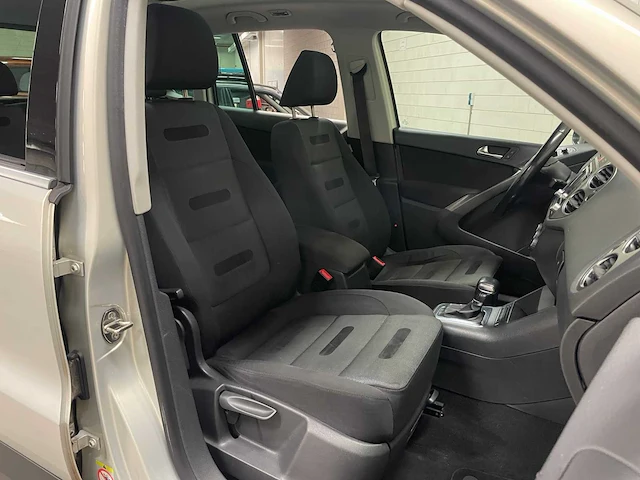 Volkswagen tiguan 2.0 tdi sport&style 4motion 140pk 2009, pr-856-b - afbeelding 28 van  36