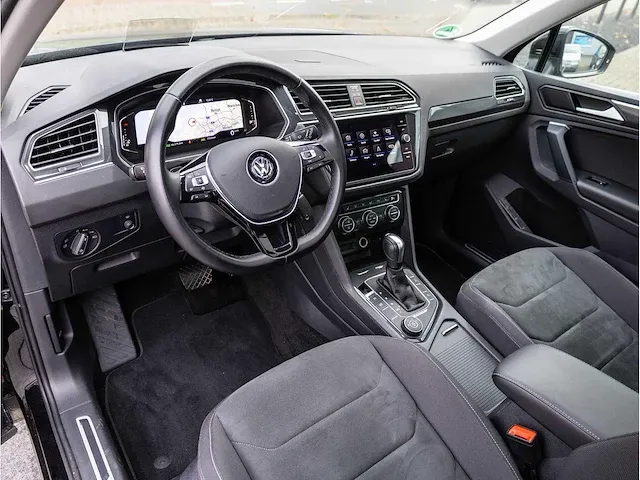Volkswagen tiguan 2.0 tsi 4motion r-line 190pk automaat 2020 panoramadak 360°camera head-up garantie, x-991-ht - afbeelding 3 van  40