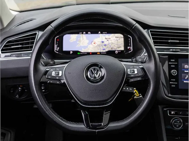 Volkswagen tiguan 2.0 tsi 4motion r-line 190pk automaat 2020 panoramadak 360°camera head-up garantie, x-991-ht - afbeelding 9 van  40