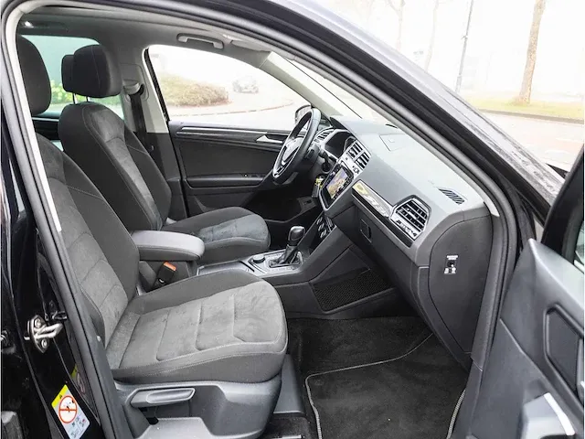 Volkswagen tiguan 2.0 tsi 4motion r-line 190pk automaat 2020 panoramadak 360°camera head-up garantie, x-991-ht - afbeelding 32 van  40