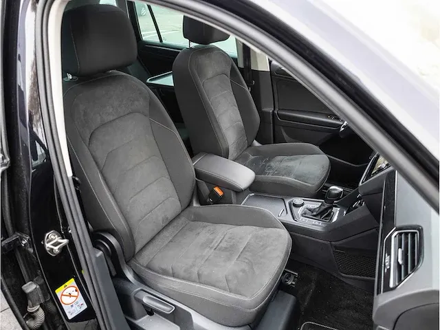 Volkswagen tiguan 2.0 tsi 4motion r-line 190pk automaat 2020 panoramadak 360°camera head-up garantie, x-991-ht - afbeelding 33 van  40