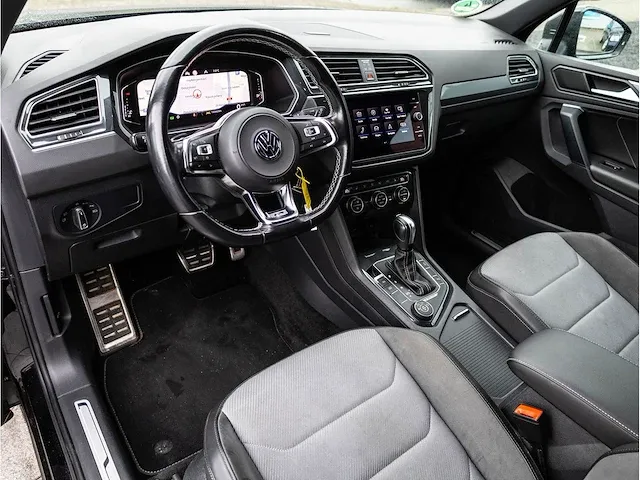 Volkswagen tiguan 2.0 tsi 4motion r-line 190pk automaat 2020 virtual cockpit adaptive cruise 19"inch led dab - afbeelding 2 van  42